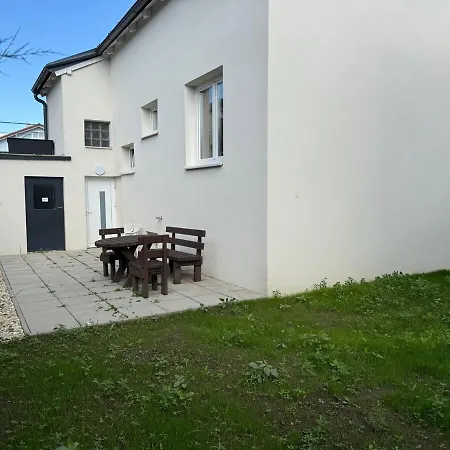 4 Bedroom Stylish House With Garden 公寓