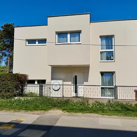 Apartmán Luxury Stylish With Garden Gerasdorf bei Wien