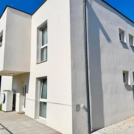 Apartmán Luxury Stylish With Garden