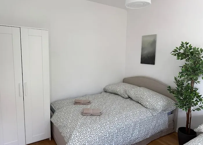 4 Bedroom Stylish House With Garden Appartement Gerasdorf bei Wien