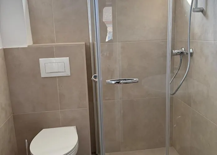 4 Bedroom Stylish House With Garden Appartement *