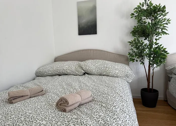 4 Bedroom Stylish House With Garden * Gerasdorf bei Wien