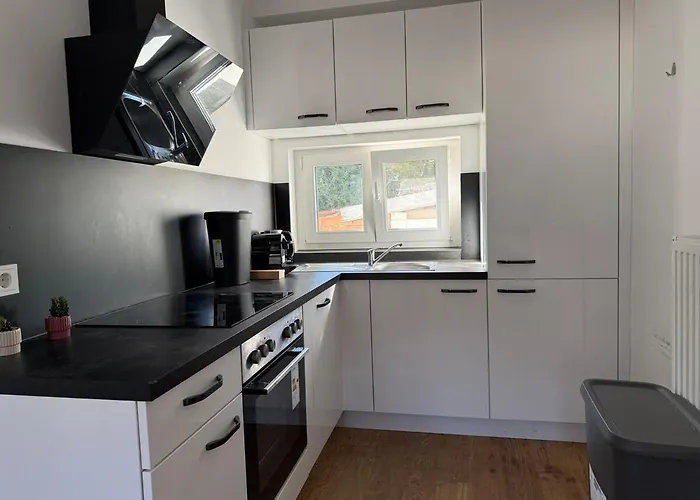 4 Bedroom Stylish House With Garden Appartement