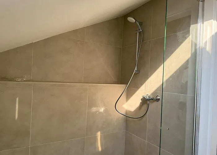 Appartement 4 Bedroom Stylish House With Garden Gerasdorf bei Wien