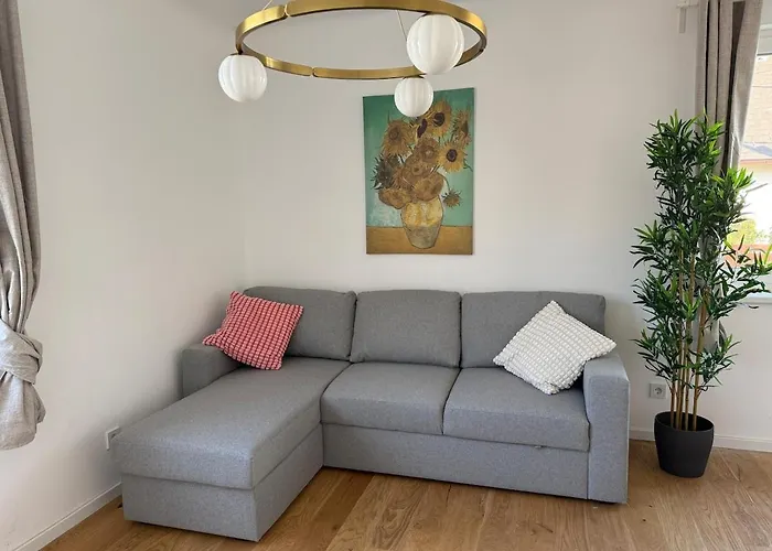 4 Bedroom Stylish House With Garden Appartement *